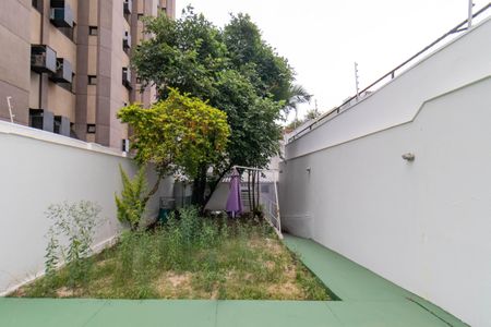 Casa à venda com 271m², 3 quartos e 2 vagas Casa à venda com 271m², 3 quartos e 2 vagasQuintal