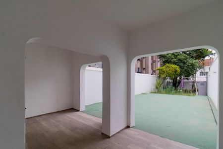 Casa à venda com 271m², 3 quartos e 2 vagas Casa à venda com 271m², 3 quartos e 2 vagasQuintal