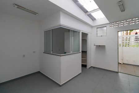 Casa à venda com 271m², 3 quartos e 2 vagas Casa à venda com 271m², 3 quartos e 2 vagasCozinha