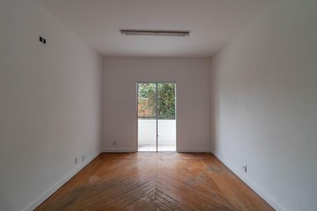 Casa à venda com 271m², 3 quartos e 2 vagas Casa à venda com 271m², 3 quartos e 2 vagasQuarto 5