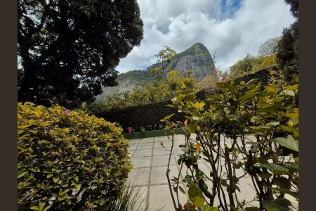 Casa à venda com 600m², 5 quartos e 4 vagas