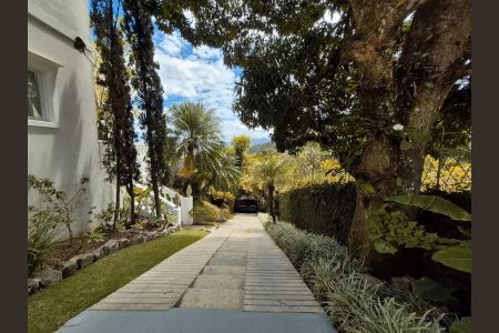 Casa à venda com 600m², 5 quartos e 4 vagas