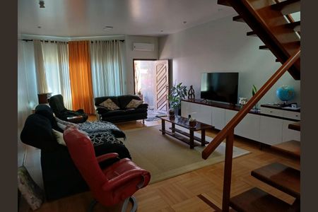 Casa à venda com 3 quartos, 165m² em Parque das Nações, Santo André