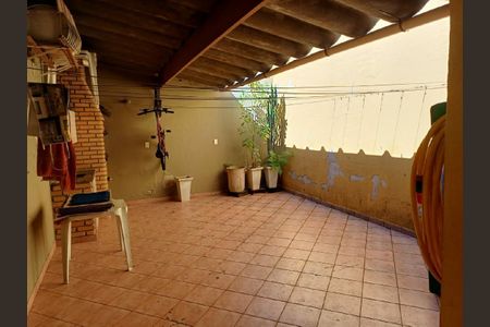 Casa à venda com 3 quartos, 165m² em Parque das Nações, Santo André