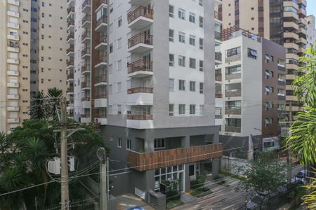 Apartamento à venda com 200m², 4 quartos e 3 vagas Apartamento à venda com 200m², 4 quartos e 3 vagasVista da Sacada da Suíte 1