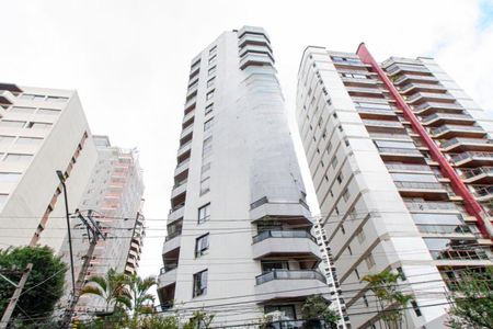 Apartamento à venda com 200m², 4 quartos e 3 vagas Apartamento à venda com 200m², 4 quartos e 3 vagasFachada