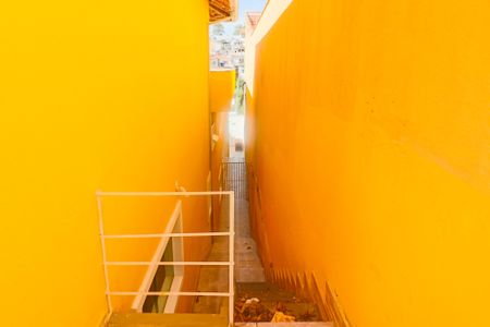 Casa para alugar com 150m², 3 quartos e 2 vagas Casa para alugar com 150m², 3 quartos e 2 vagasEscadas