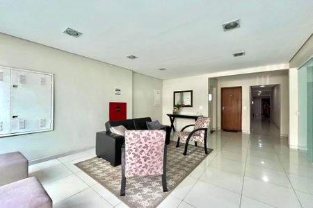 Apartamento à venda com 67m², 2 quartos e 1 vaga Apartamento à venda com 67m², 2 quartos e 1 vagaHall social