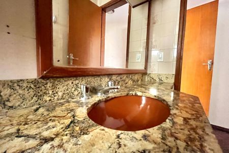 Apartamento à venda com 67m², 2 quartos e 1 vaga Apartamento à venda com 67m², 2 quartos e 1 vagaBanheiro