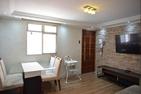 Sala de apartamento para alugar com 2 quartos, 56m² em Vila Camilópolis, Santo André