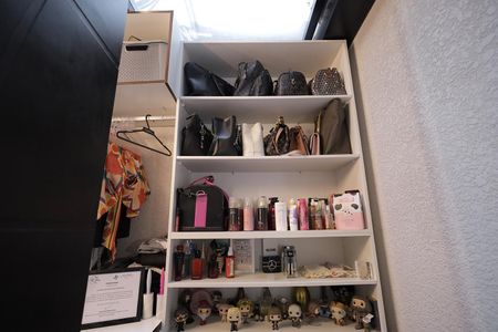 Apartamento à venda com 49m², 2 quartos e 1 vaga Apartamento à venda com 49m², 2 quartos e 1 vagaCloset