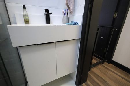 Apartamento à venda com 49m², 2 quartos e 1 vaga Apartamento à venda com 49m², 2 quartos e 1 vagaBanheiro