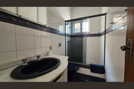 Casa à venda com 420m², 4 quartos e 4 vagasBanheiro da suíte