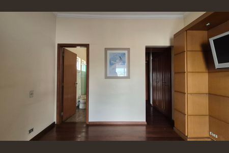 Casa à venda com 420m², 4 quartos e 4 vagasSuíte 2