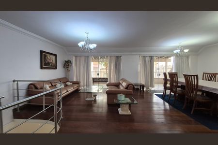 Casa à venda com 420m², 4 quartos e 4 vagasSala