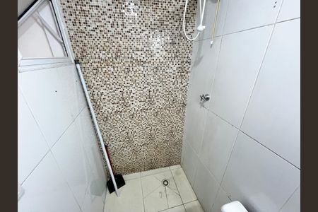 Casa de condomínio à venda com 43m², 2 quartos e 1 vaga Casa de condomínio à venda com 43m², 2 quartos e 1 vagaBanheiro