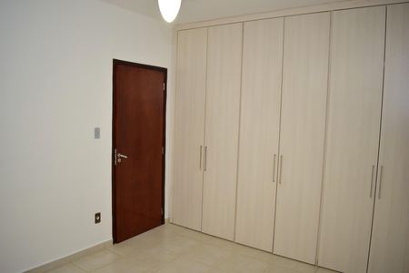 Casa para alugar com 176m², 3 quartos e 2 vagasSuíte