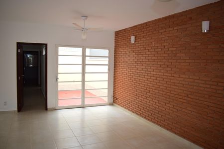 Casa para alugar com 176m², 3 quartos e 2 vagasSala