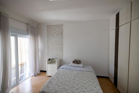 Casa de condomínio à venda com 640m², 5 quartos e 3 vagas Casa de condomínio à venda com 640m², 5 quartos e 3 vagasQuarto 1