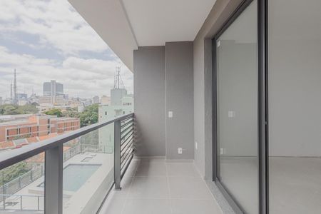 Varanda de kitnet/studio para alugar com 1 quarto, 27m² em Pinheiros, São Paulo