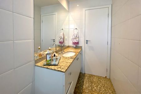 Apartamento à venda com 126m², 4 quartos e 2 vagasBanheiro