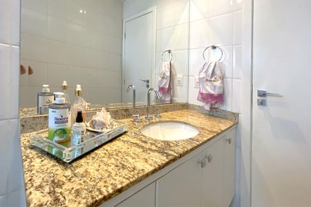 Apartamento à venda com 126m², 4 quartos e 2 vagasBanheiro