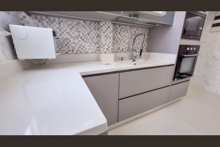 Apartamento para alugar com 93m², 2 quartos e 1 vagaCozinha