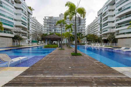 Apartamento para alugar com 316m², 4 quartos e 2 vagas Apartamento para alugar com 316m², 4 quartos e 2 vagasÁrea comum