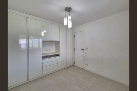 Apartamento para alugar com 316m², 4 quartos e 2 vagas Apartamento para alugar com 316m², 4 quartos e 2 vagasQuarto
