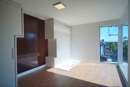 Casa à venda com 182m², 3 quartos e 2 vagasSuíte