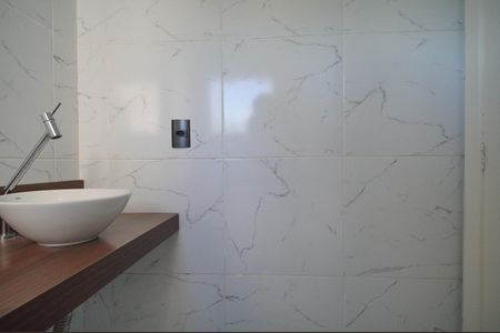 Casa à venda com 182m², 3 quartos e 2 vagasBanheiro