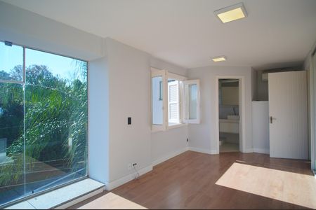 Casa à venda com 182m², 3 quartos e 2 vagasSuíte