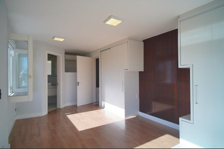 Casa à venda com 182m², 3 quartos e 2 vagasSuíte