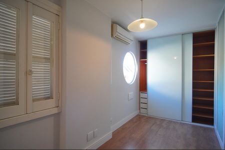 Casa à venda com 182m², 3 quartos e 2 vagasQuarto