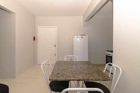 Sala de apartamento para alugar com 1 quarto, 42m² em Petrópolis, Porto Alegre