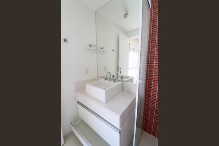 Apartamento para alugar com 70m², 2 quartos e 2 vagas Apartamento para alugar com 70m², 2 quartos e 2 vagasBanheiro da Suíte