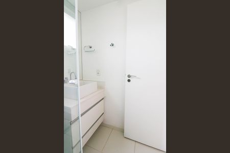 Apartamento para alugar com 70m², 2 quartos e 2 vagas Apartamento para alugar com 70m², 2 quartos e 2 vagasBanheiro