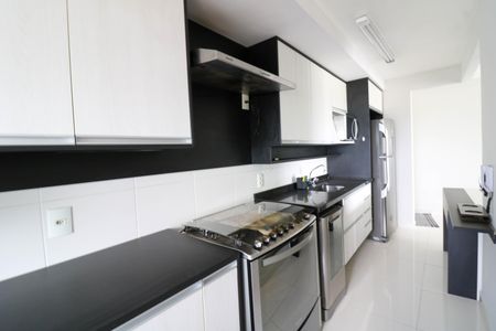 Apartamento para alugar com 70m², 2 quartos e 2 vagas Apartamento para alugar com 70m², 2 quartos e 2 vagasCozinha
