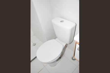 Apartamento para alugar com 34m², 2 quartos e sem vaga Apartamento para alugar com 34m², 2 quartos e sem vagaDetalhe - Banheiro Social