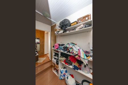 Casa à venda com 250m², 2 quartos e 1 vaga Casa à venda com 250m², 2 quartos e 1 vagaCloset da suíte