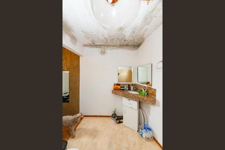 Casa à venda com 250m², 2 quartos e 1 vaga Casa à venda com 250m², 2 quartos e 1 vagaBanheiro da Suíte