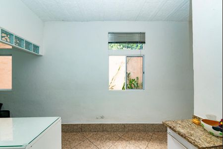 Casa à venda com 250m², 2 quartos e 1 vaga Casa à venda com 250m², 2 quartos e 1 vagaCozinha