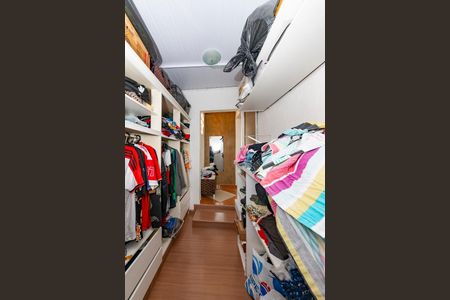 Casa à venda com 250m², 2 quartos e 1 vaga Casa à venda com 250m², 2 quartos e 1 vagaCloset da suíte