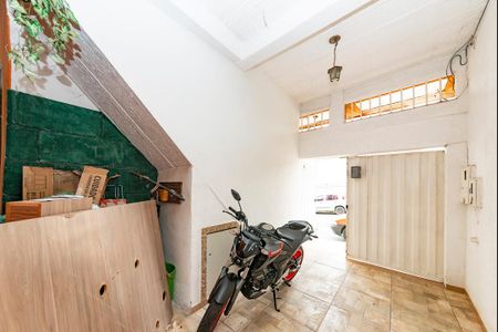 Casa à venda com 250m², 2 quartos e 1 vaga Casa à venda com 250m², 2 quartos e 1 vagaGaragem