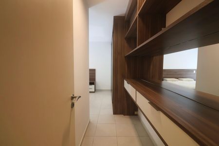 Apartamento para alugar com 158m², 4 quartos e 2 vagas Apartamento para alugar com 158m², 4 quartos e 2 vagasCorredor