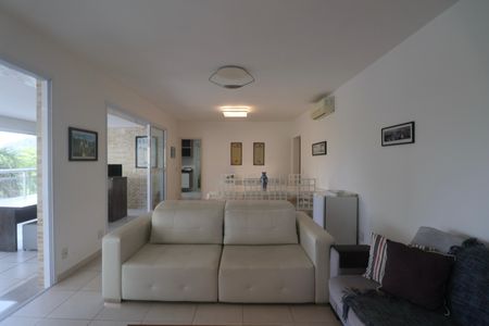 Apartamento para alugar com 158m², 4 quartos e 2 vagas Apartamento para alugar com 158m², 4 quartos e 2 vagasSala