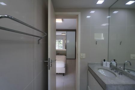 Apartamento para alugar com 158m², 4 quartos e 2 vagas Apartamento para alugar com 158m², 4 quartos e 2 vagasBanheiro da Suíte