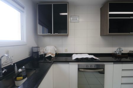 Apartamento para alugar com 158m², 4 quartos e 2 vagas Apartamento para alugar com 158m², 4 quartos e 2 vagasCozinha