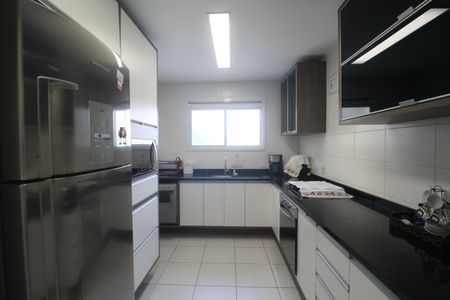 Apartamento para alugar com 158m², 4 quartos e 2 vagas Apartamento para alugar com 158m², 4 quartos e 2 vagasCozinha