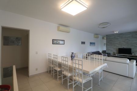 Apartamento para alugar com 158m², 4 quartos e 2 vagas Apartamento para alugar com 158m², 4 quartos e 2 vagasSala